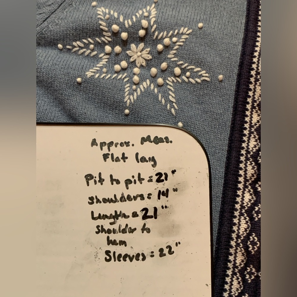Vintage THE TOG SHOP Womens Sz M Button Up Snowflake Sweater Blue Embroidered - Picture 9 of 9